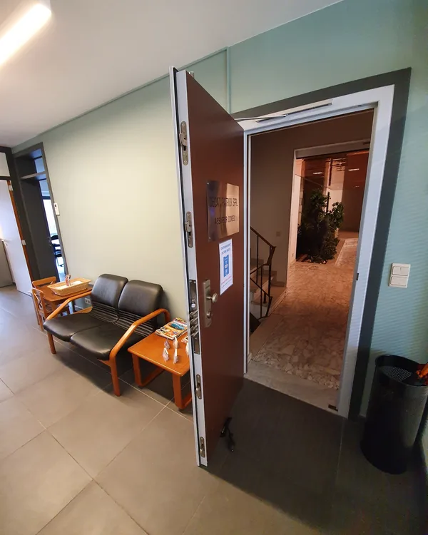 Porte blindée d'appartement G-Block série E WK 4 avec finition bois